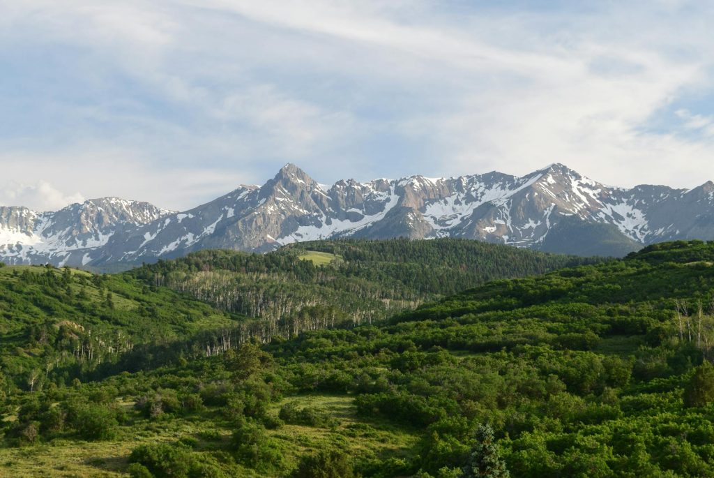 Pictures of mountains and the landscape in Colorado